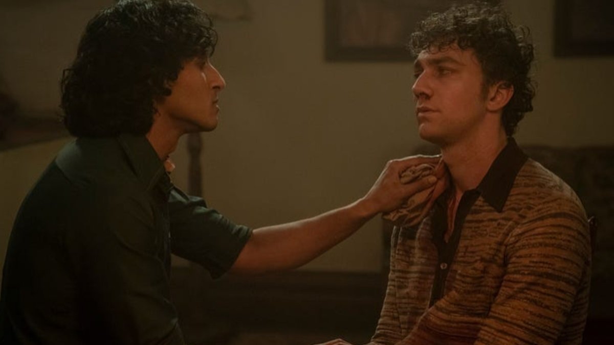 Armand (Assad Zaman) hypnotizes young Daniel Molloy (Luke Brandon Field) in the 1973 flashback scenes in Interview with the Vampire.