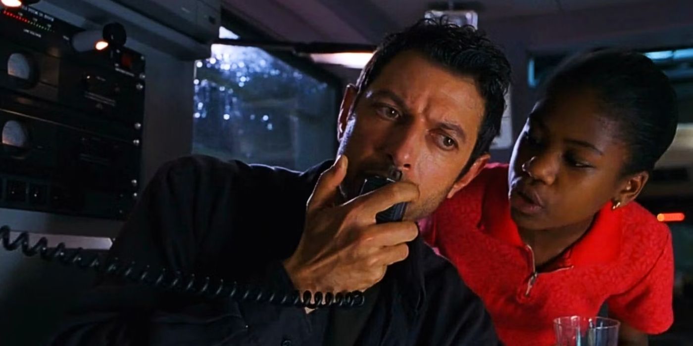Ian Malcolm radios for help with Kelly Malcolm (Vanessa Lee Chester) in The Lost World: Jurassic Park